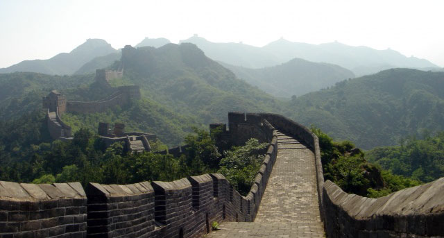 greatwall To many people quiting a job and heading of round the globe can seem like a very scary thing.